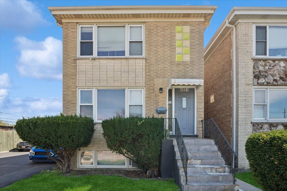 4951 Foster Avenue, Chicago, IL 60630