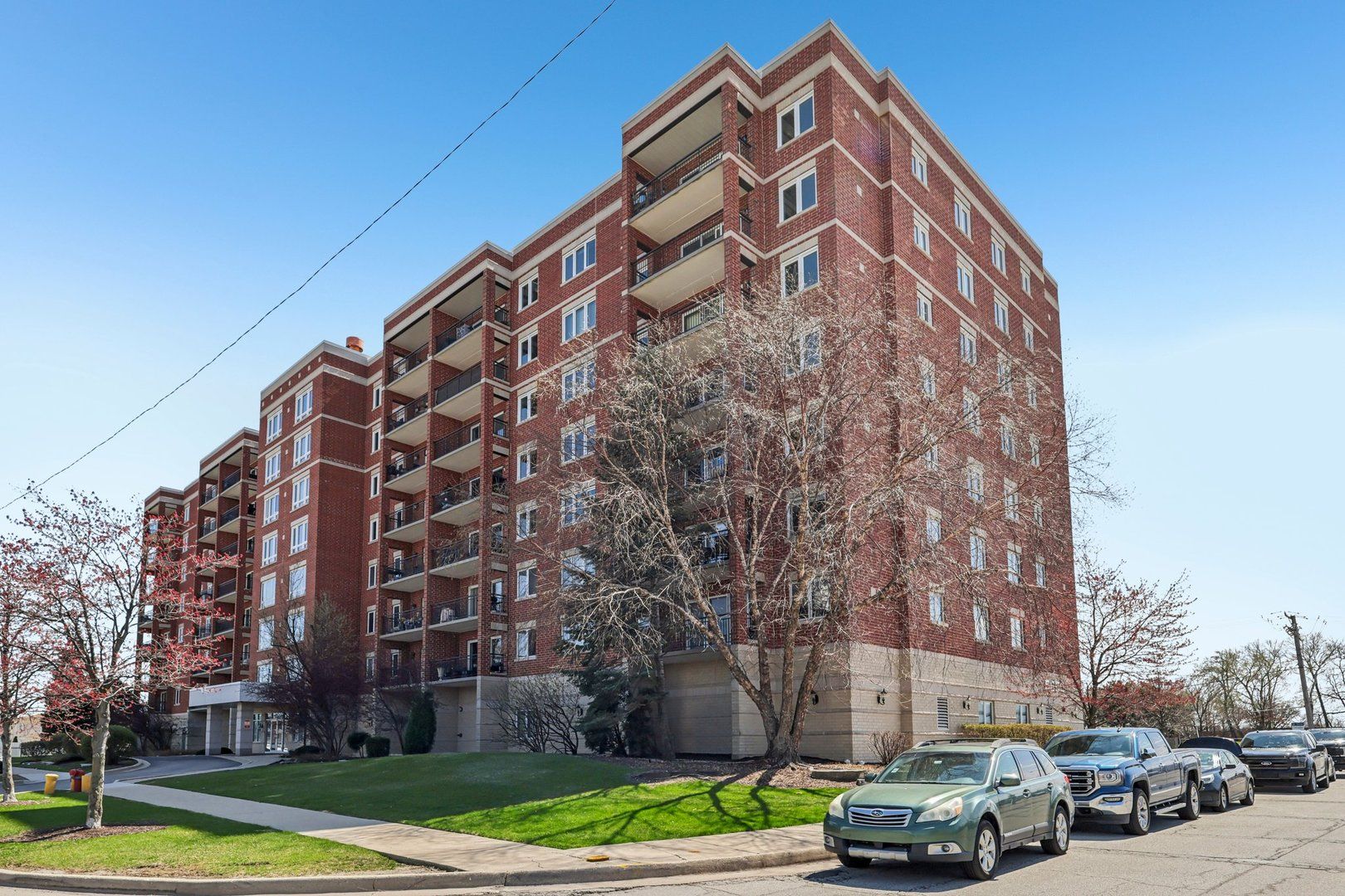 5555 N Cumberland Avenue #413 — Chicago, IL 60656