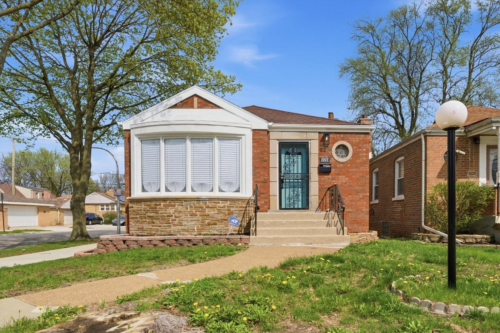 8801 S Clyde Avenue — Chicago, IL 60617