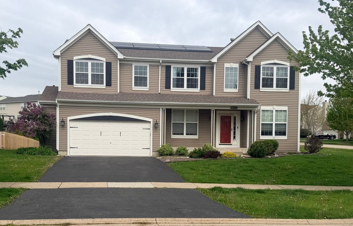 658 Silver Leaf Lane, Round Lake, IL 60073