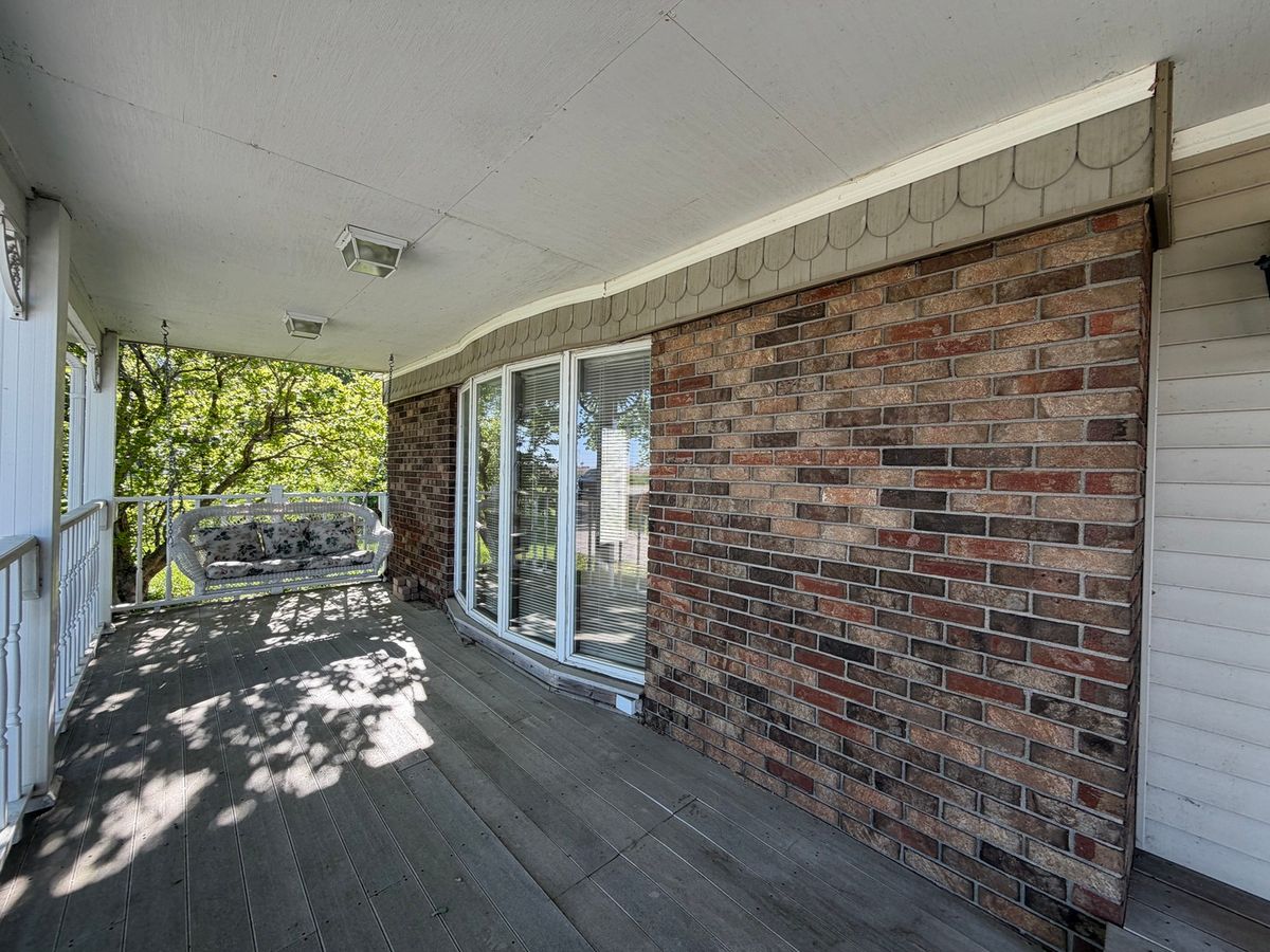 2761 County Road 1700, Ogden, IL 61859