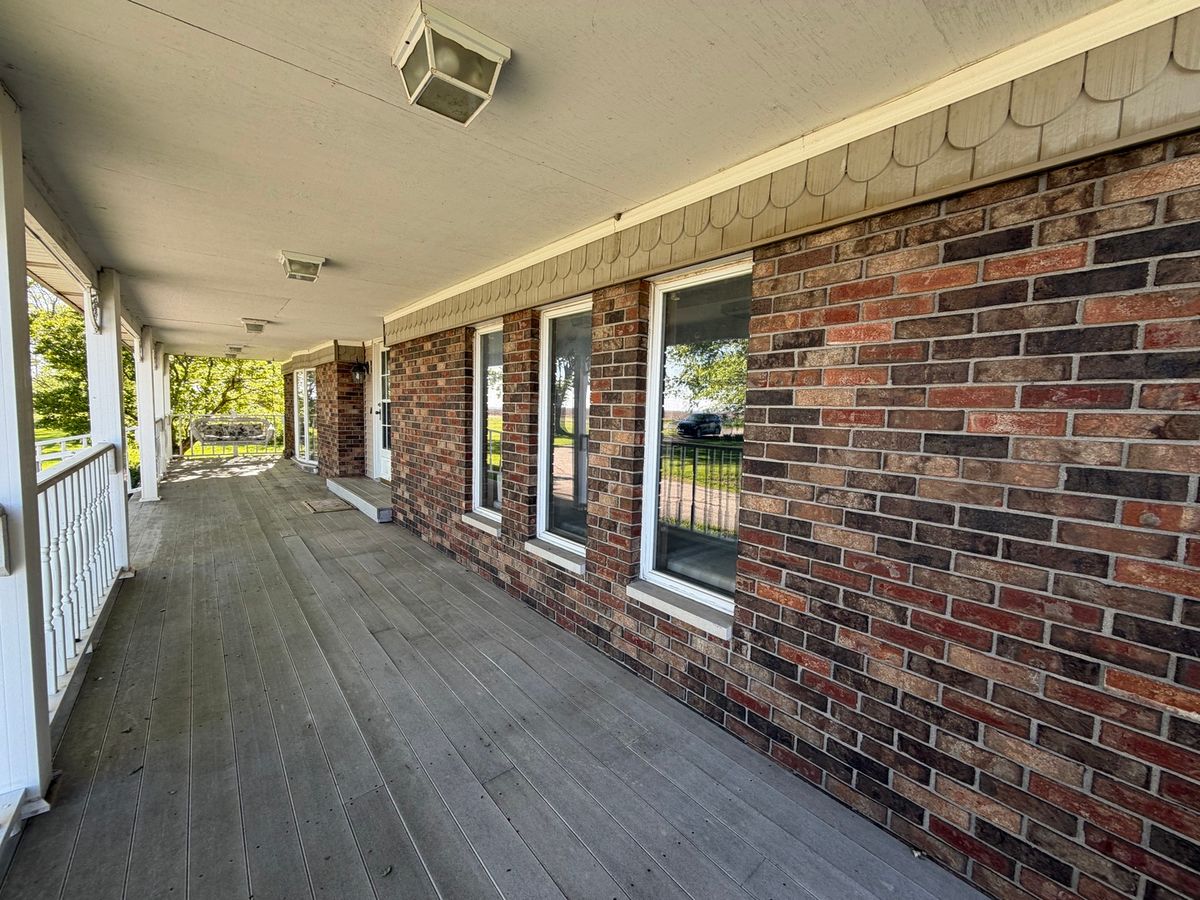 2761 County Road 1700, Ogden, IL 61859