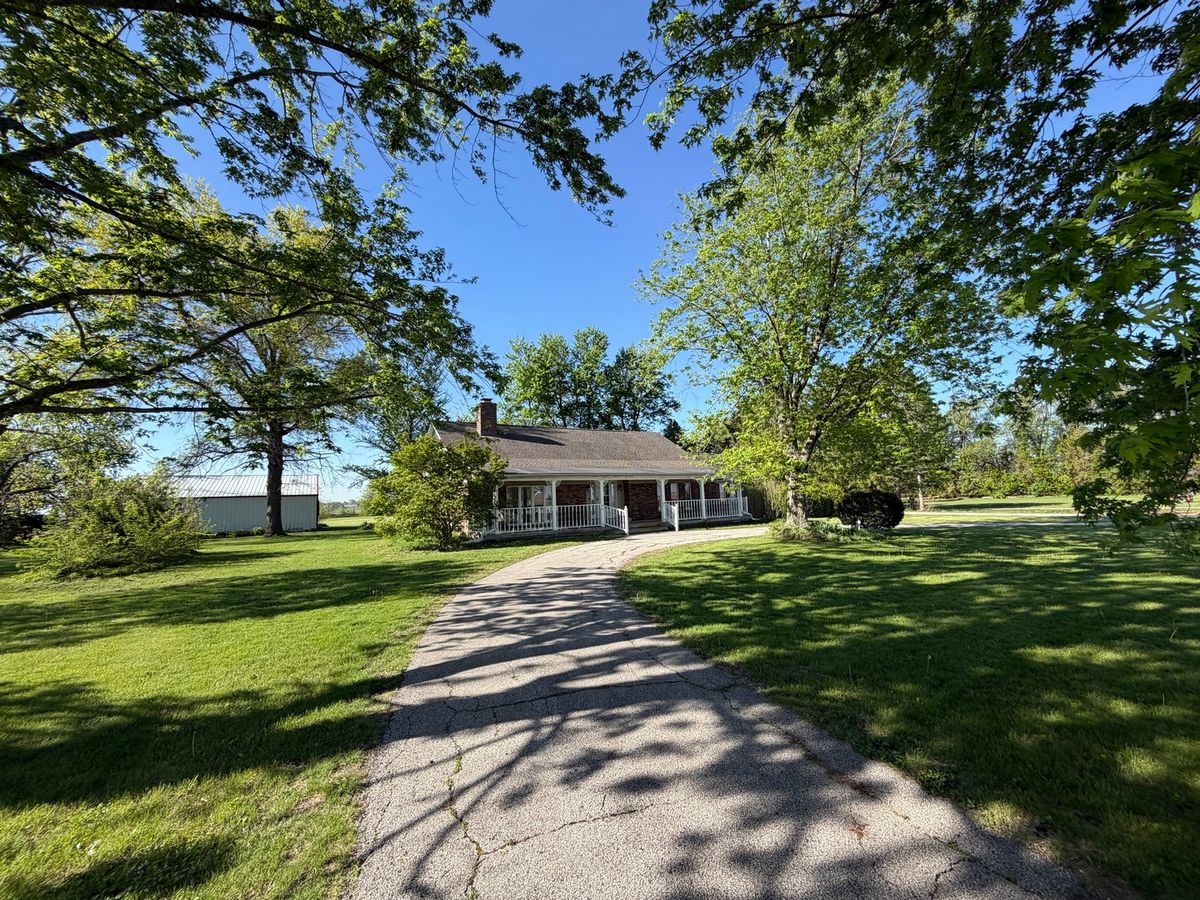 2761 County Road 1700, Ogden, IL 61859
