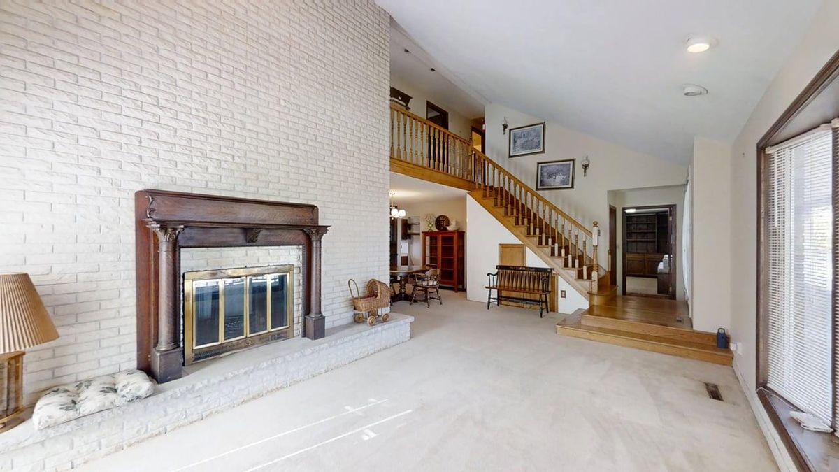 2761 County Road 1700, Ogden, IL 61859