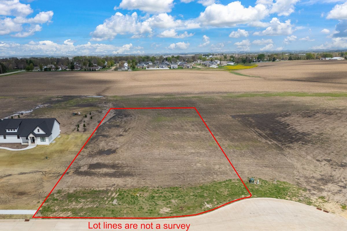 220 Ruby Court, Long Grove, IA 52756