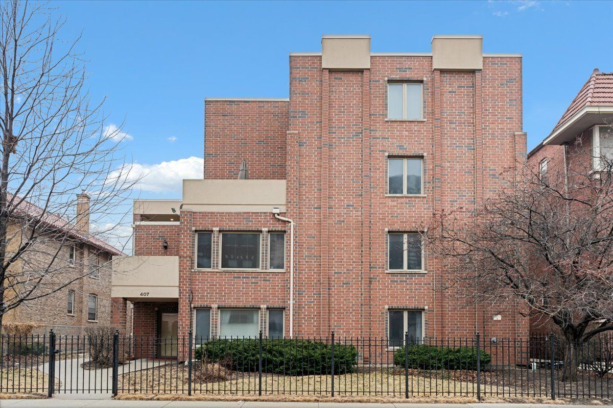 407 S Oak Park Avenue #H — Oak Park, IL 60302