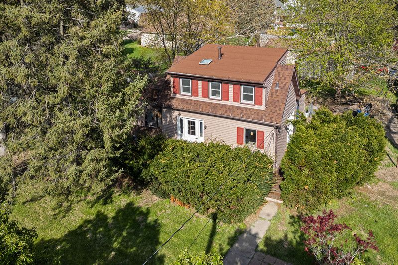 2416 7th Street, Moline, IL 61265