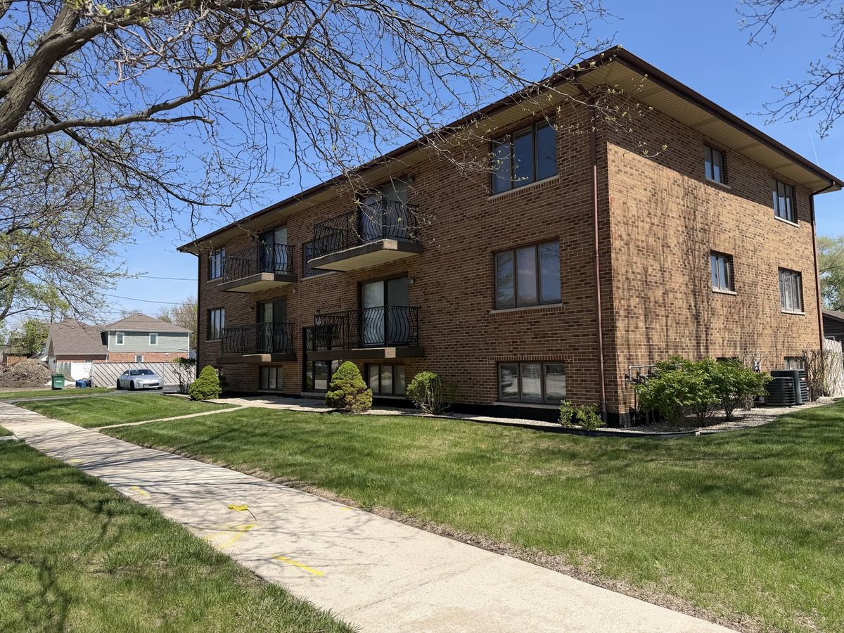8659 Meade Avenue, Burbank, IL 60459