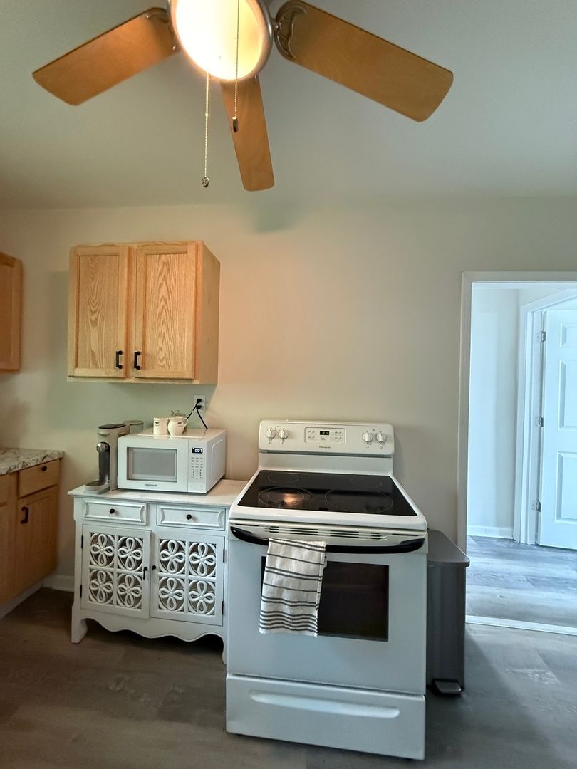 18 N Jefferson Avenue, Amboy, IL 61310