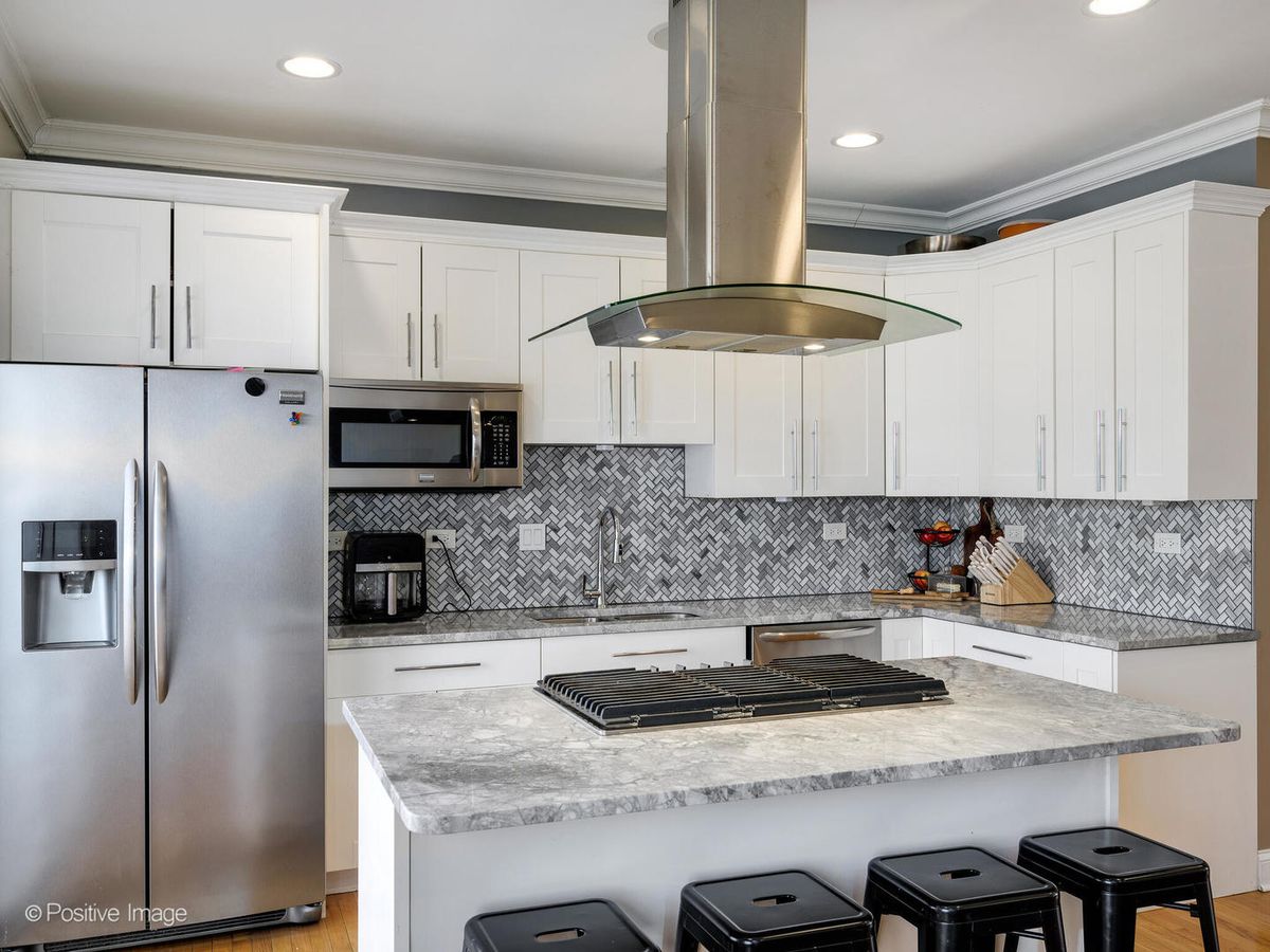 219 Willow Boulevard #1202B, Willow Springs, IL 60480