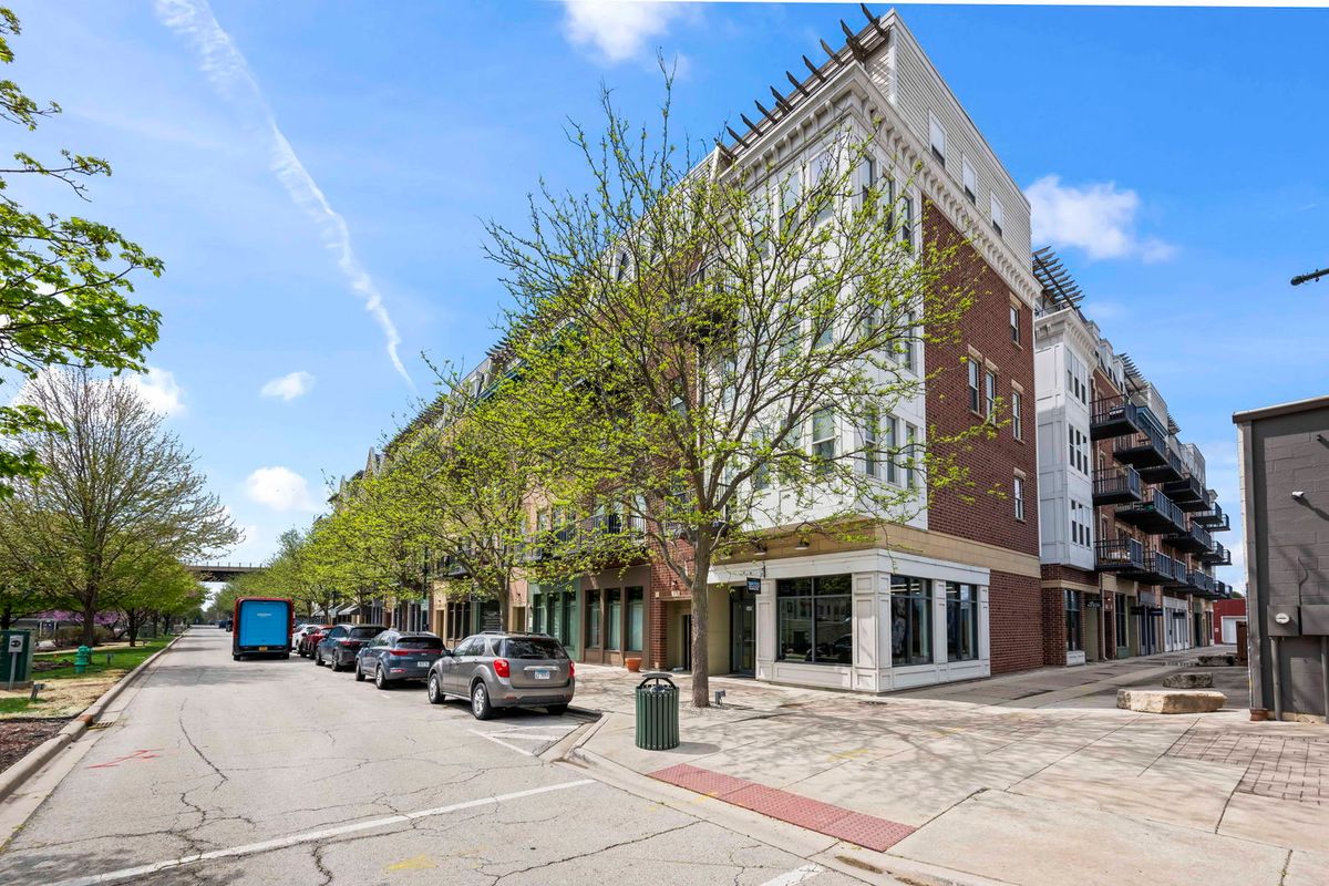 349 Front Street, Lemont, IL 60439