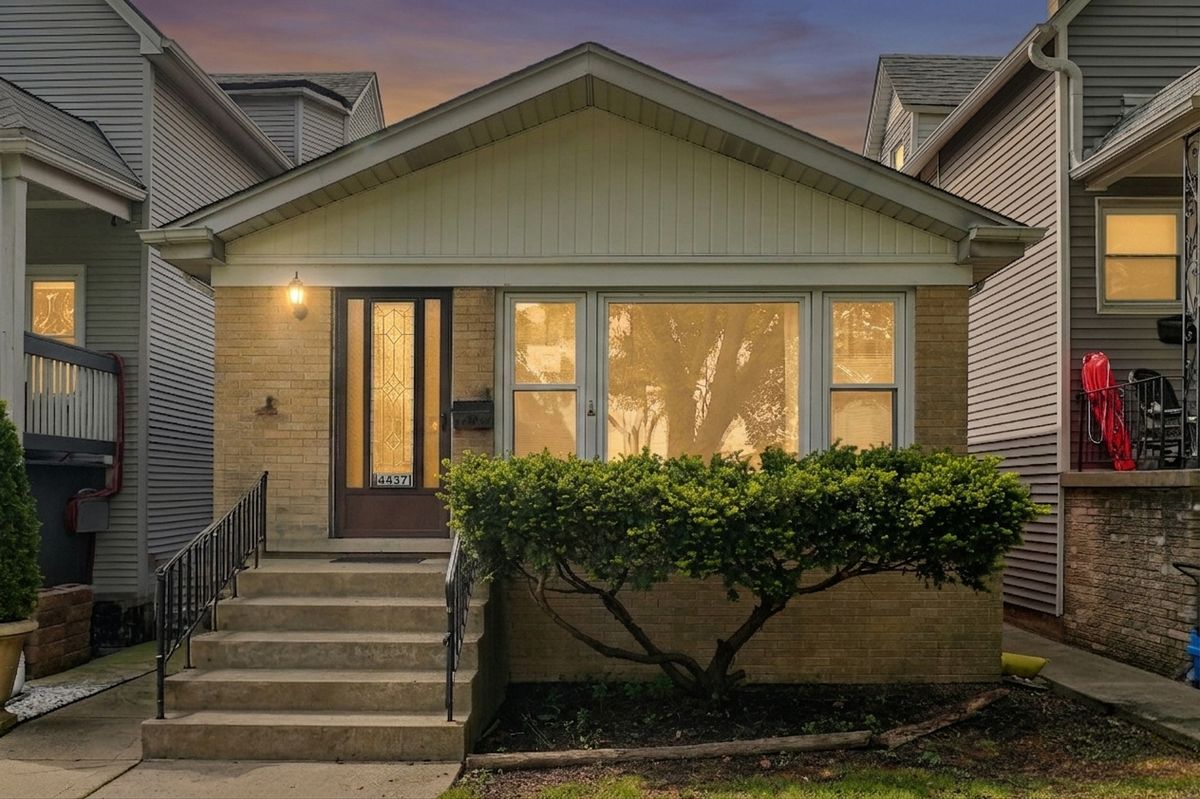 4457 Leland Avenue, Chicago, IL 60630