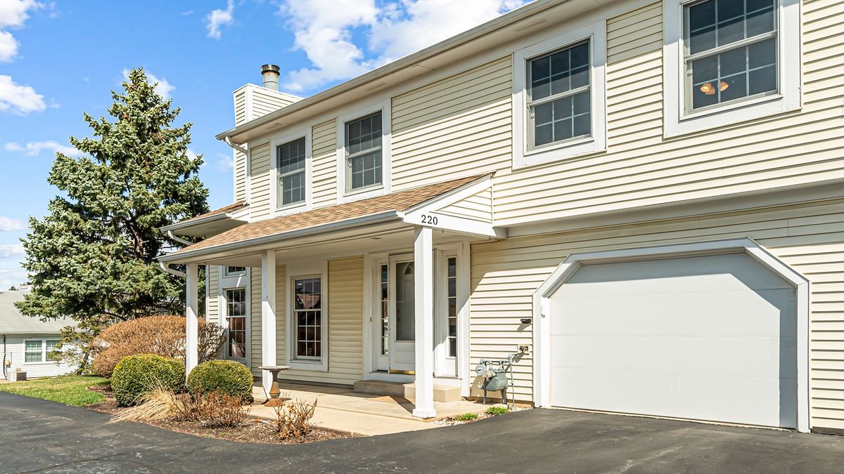 220 Whitewood Drive, Streamwood, IL 60107