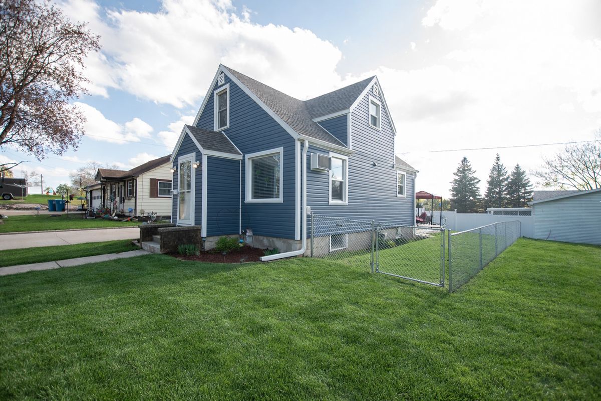 813 Jefferson Avenue, Dixon, IL 61021