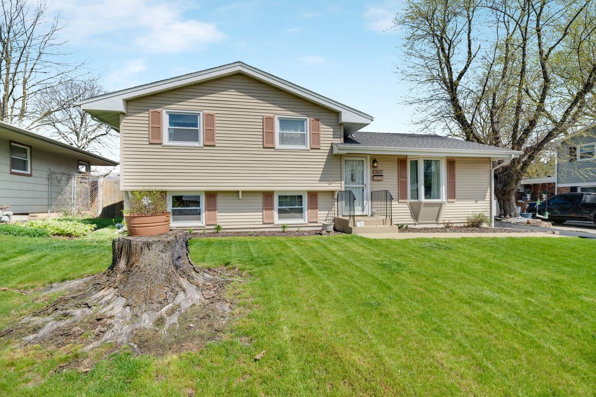 1611 Notre Dame Road, Rockford, IL 61103