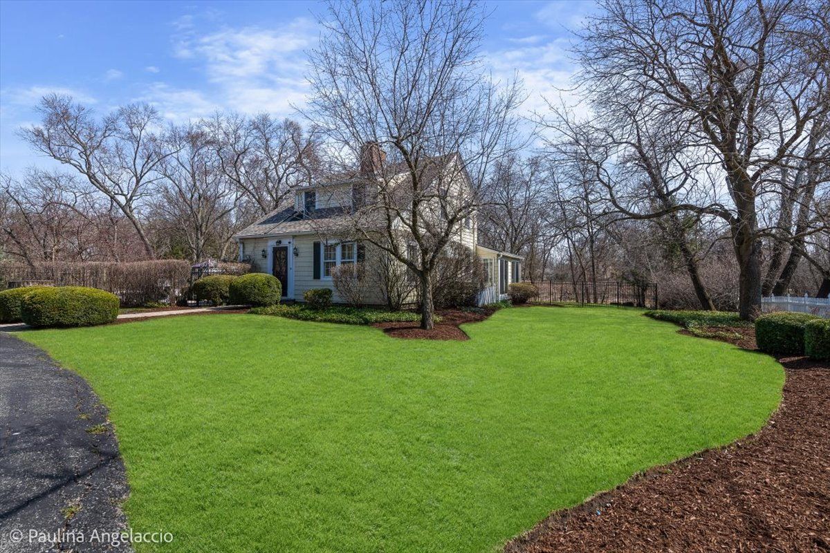 26048 Cuba Road, Barrington, IL 60010