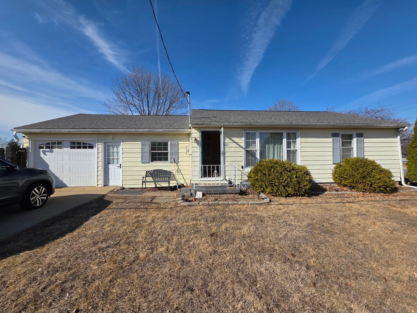 803 17th Avenue — Camanche, IA 52730