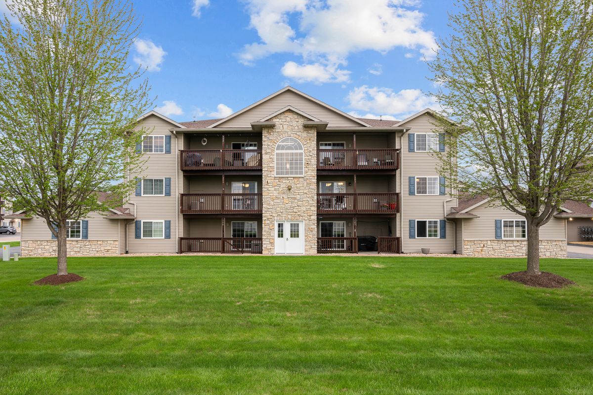 117 PRICE Street, Eldridge, IA 52748