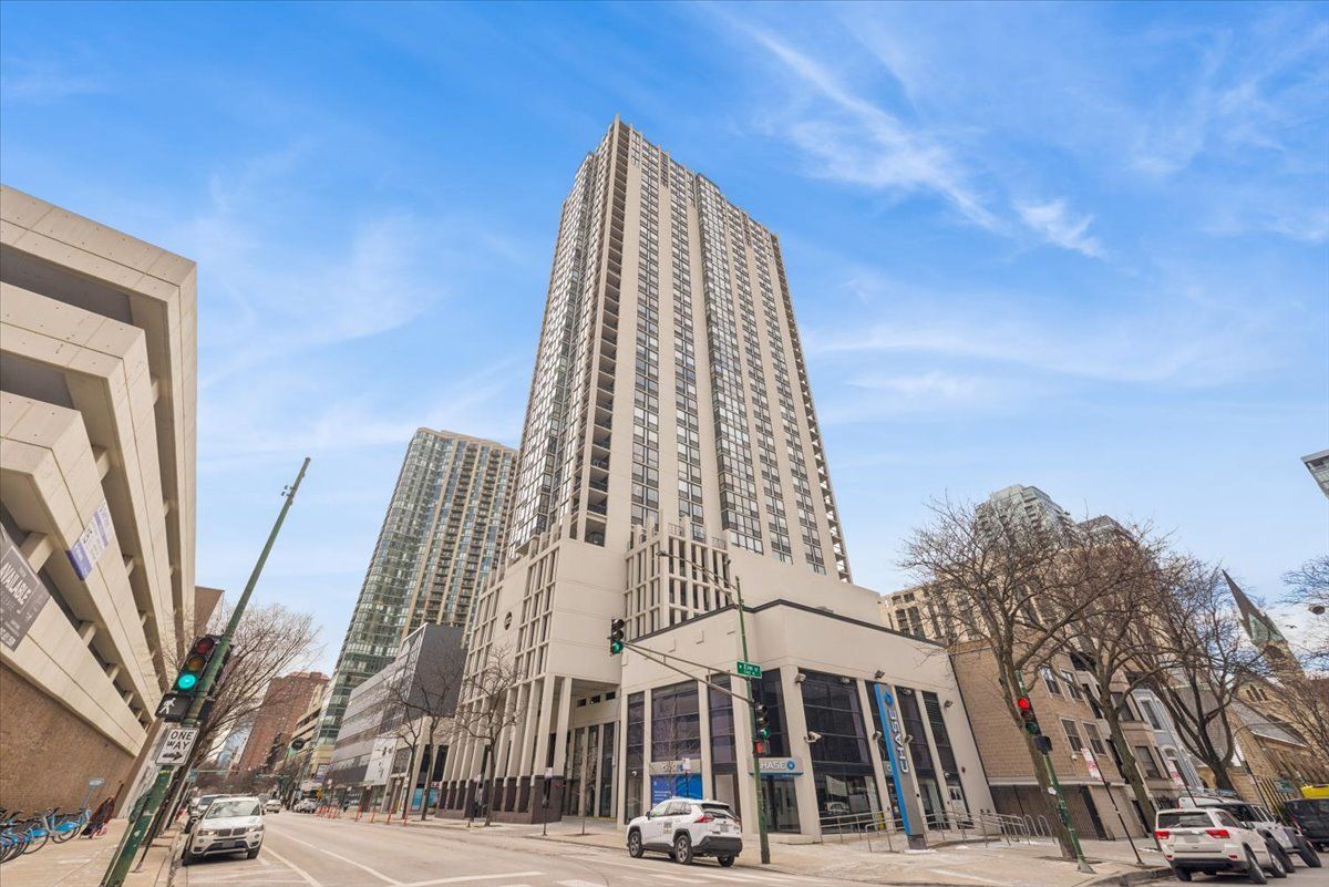 1122 N Clark Street #1908 — Chicago, IL 60610