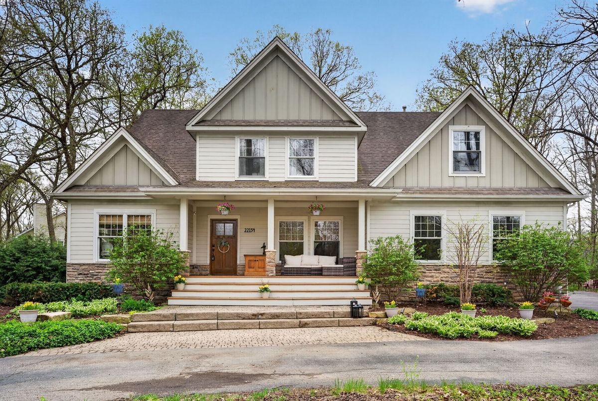 22154 Gawain Drive, Joliet, IL 60404