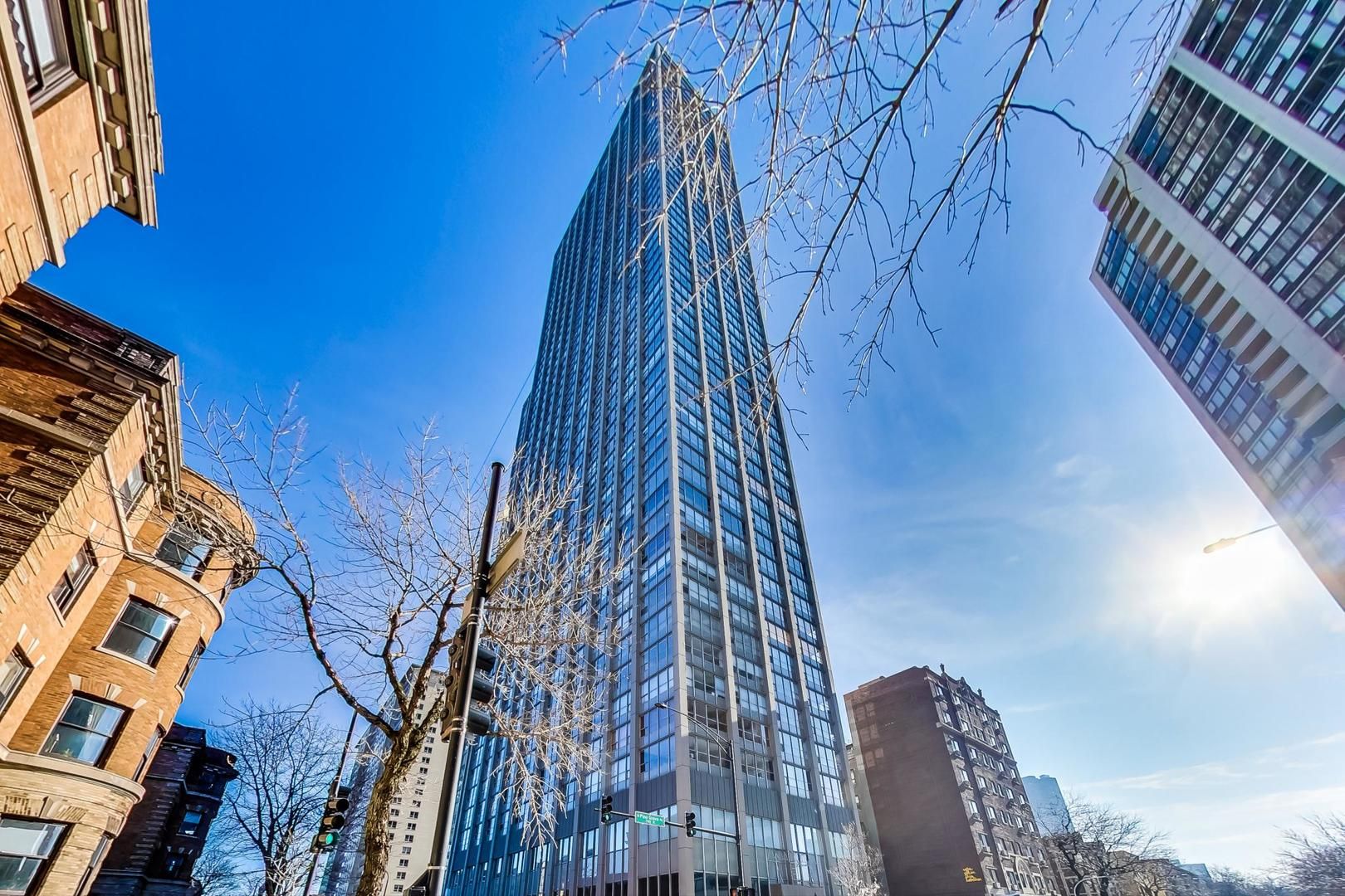 655 W IRVING PARK Road #2301 — Chicago, IL 60613