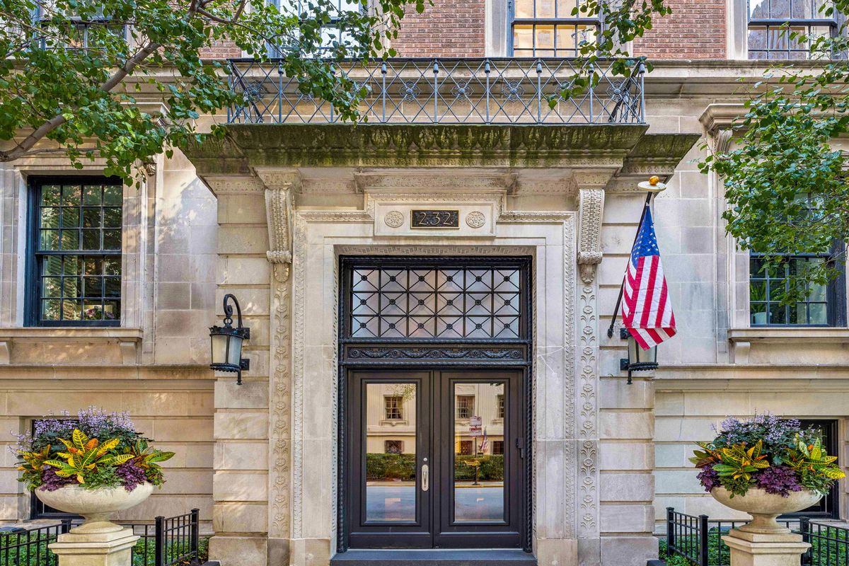232 Walton Place, Chicago, IL 60611
