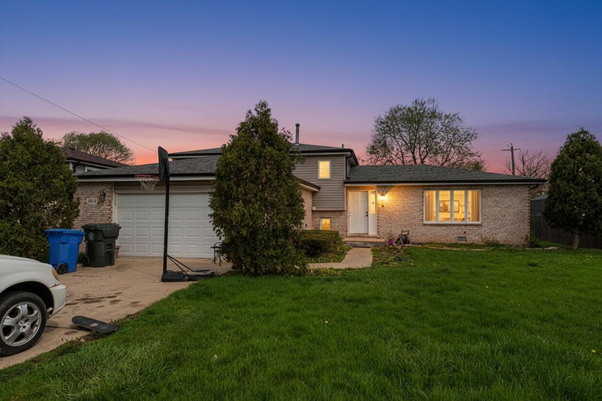 8916 85th Place, Justice, IL 60458