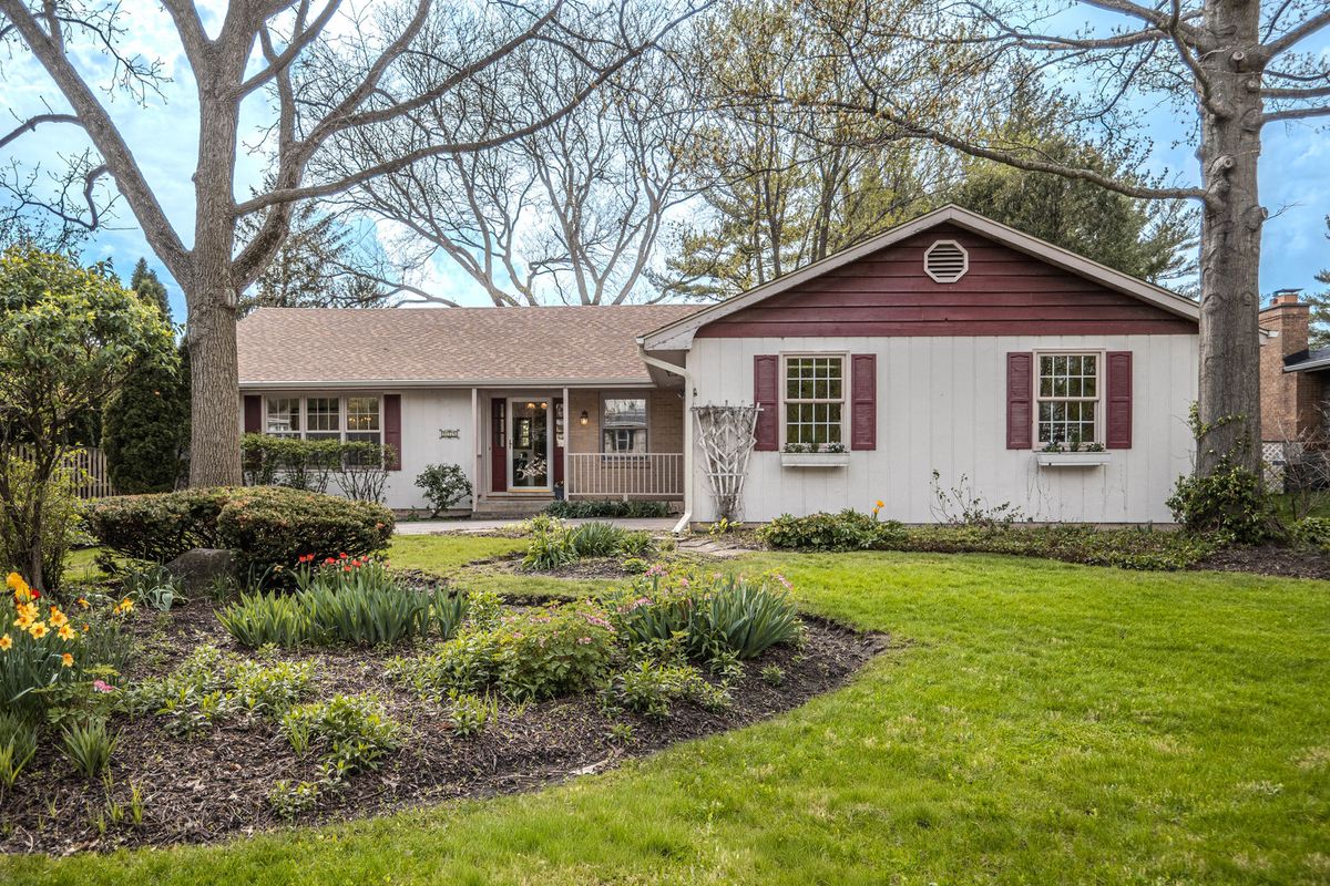 915 JEFFERSON Street, Batavia, IL 60510