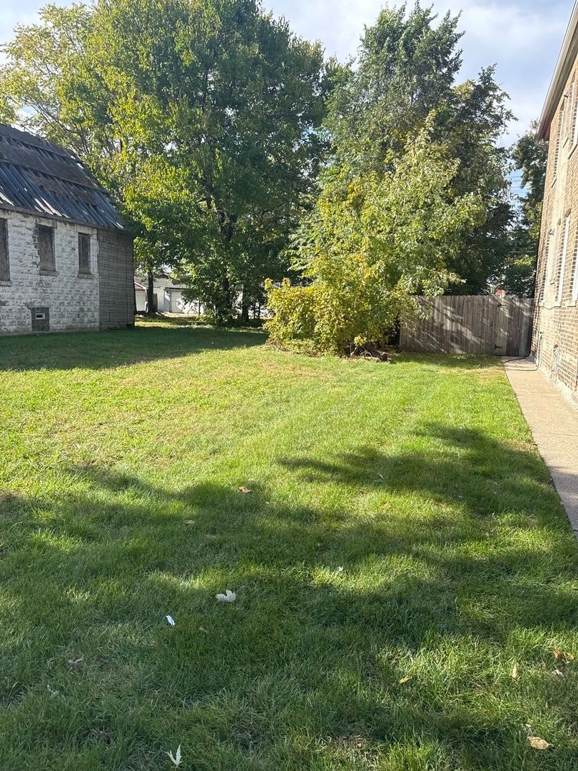 12242 S Wallace Street — Chicago, IL 60628