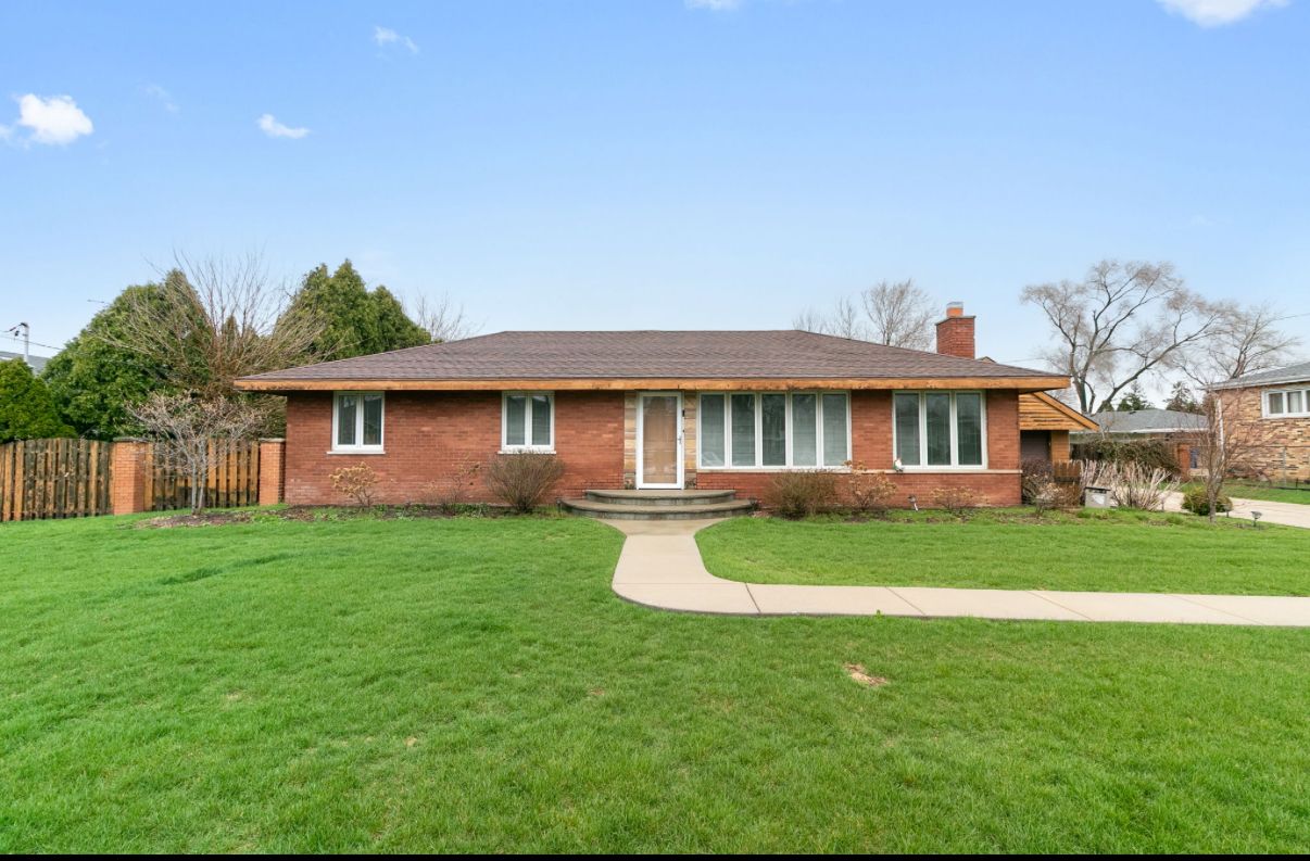6554 W 92nd Street — Oak Lawn, IL 60453