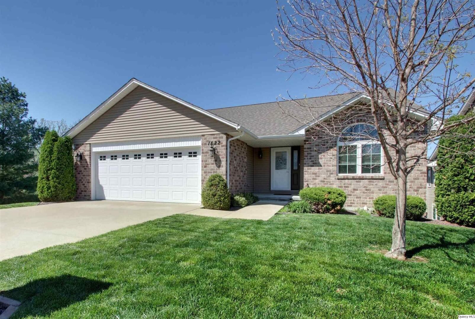 1122 Stone Crest Villa Dr. — Quincy, IL 62305