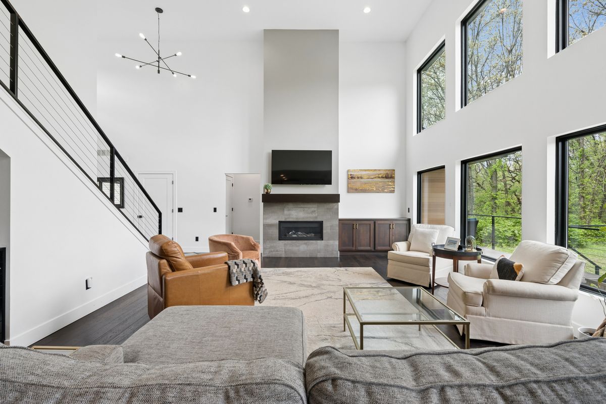 600 W 6th St Court, Coal Valley, IL 61240