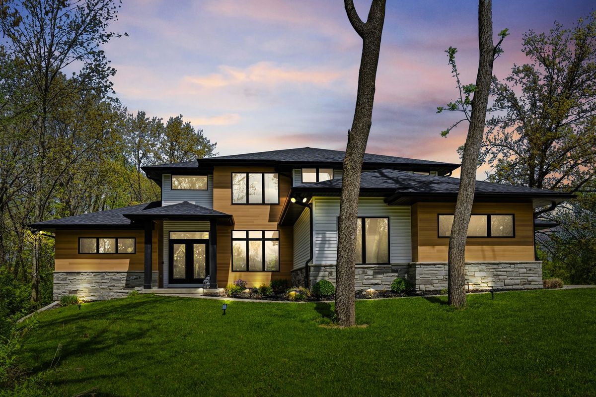600 W 6th St Court, Coal Valley, IL 61240