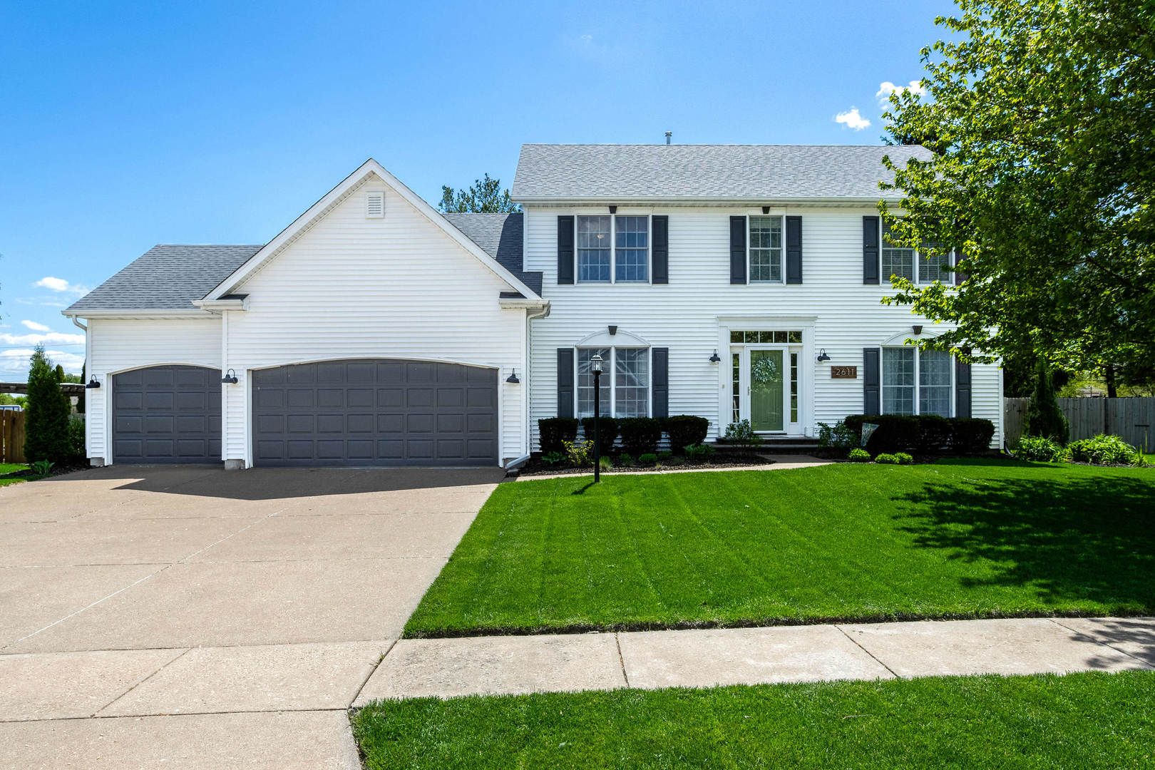 2611 Heather Glen Circle — Bettendorf, IA 52722