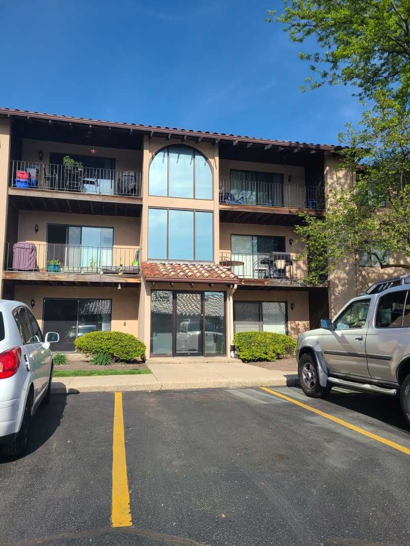 21W581 North Avenue #36 — Lombard, IL 60148