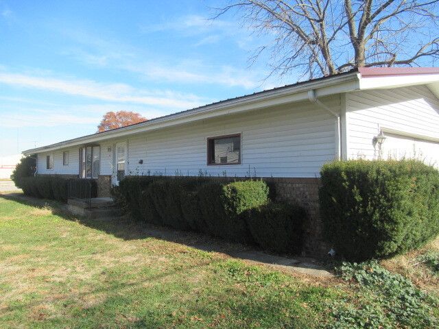106 W Lincoln Avenue — Ogden, IL 61859