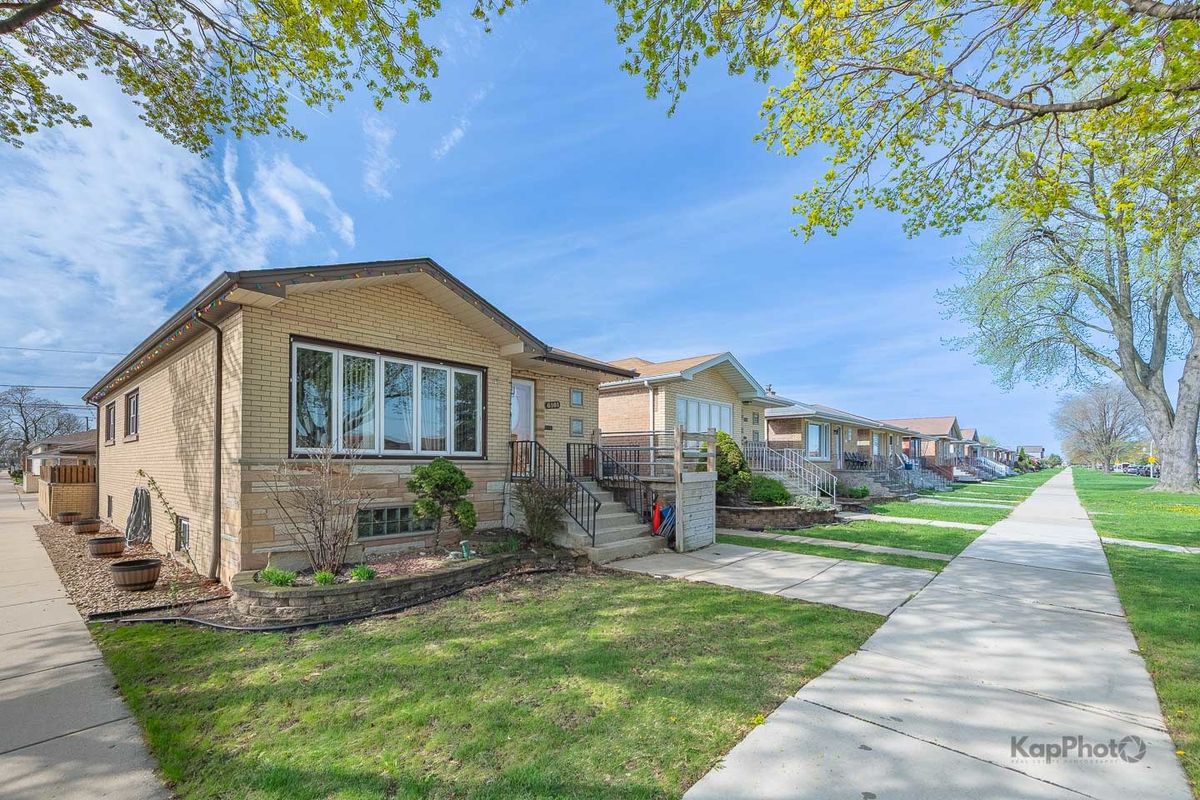 6101 63rd Place, Chicago, IL 60638