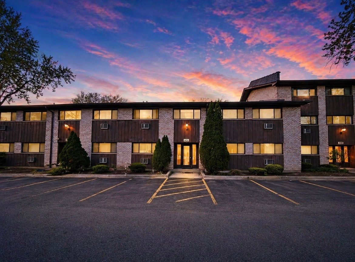 4436 ARBOR Circle #3 — Downers Grove, IL 60515