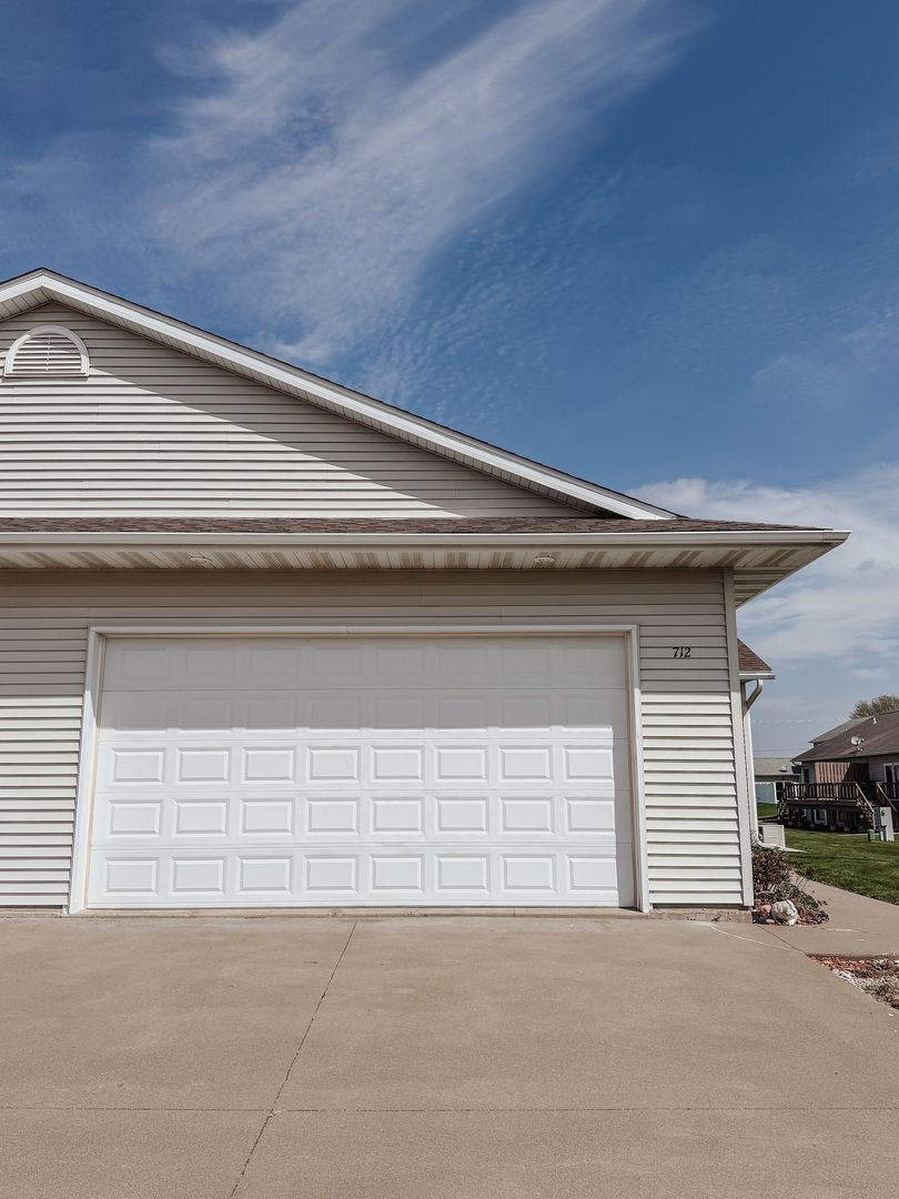 712 St Joseph Street, Preston, IA 52069