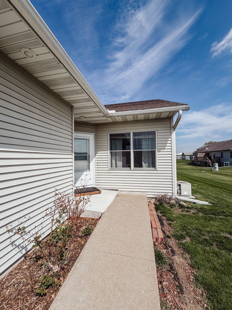 712 St Joseph Street, Preston, IA 52069