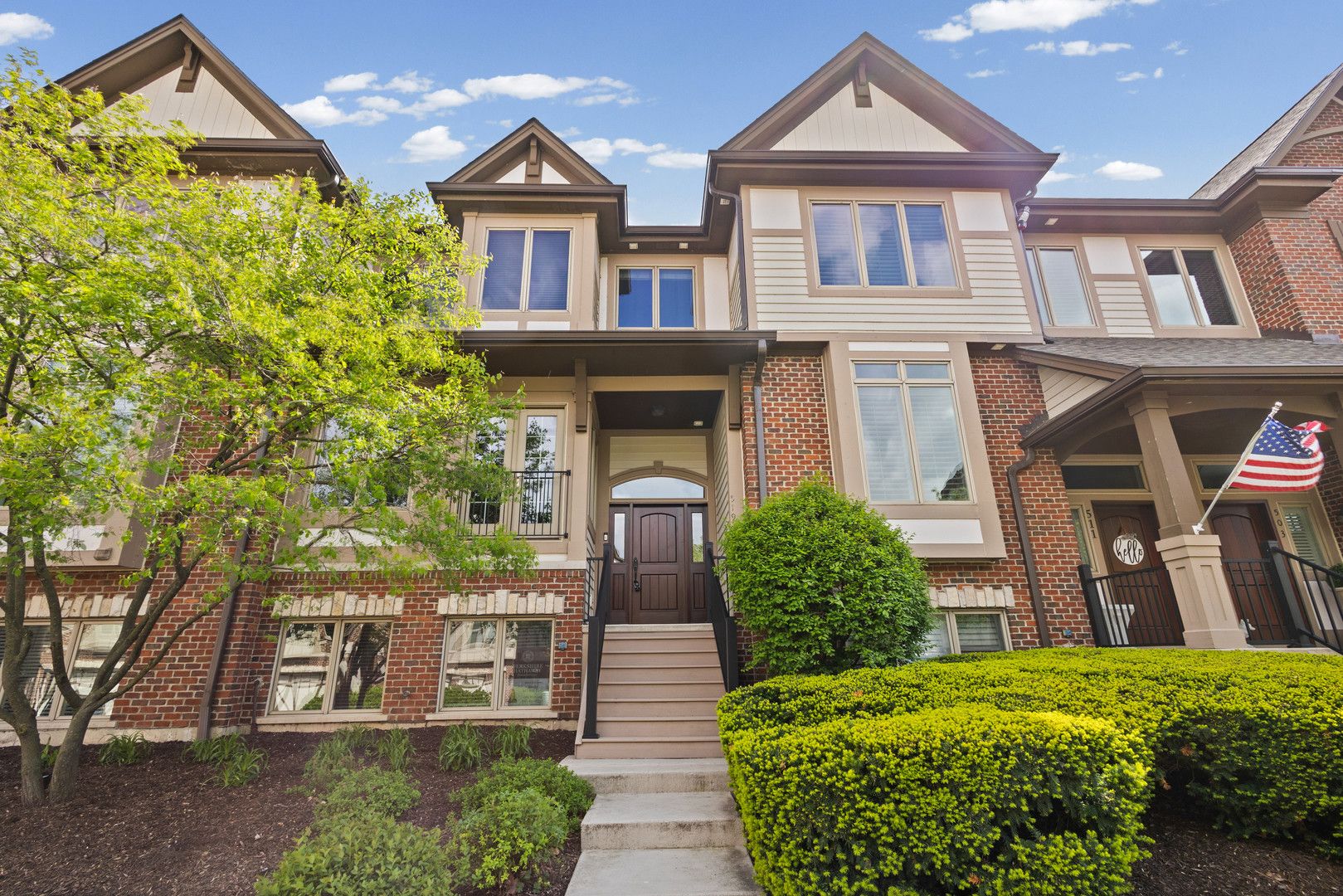 519 Brownstone Drive — St. Charles, IL 60174