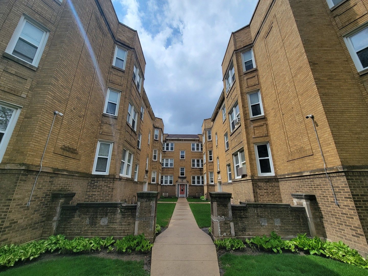 6418 N Richmond Street #3A — Chicago, IL 60645