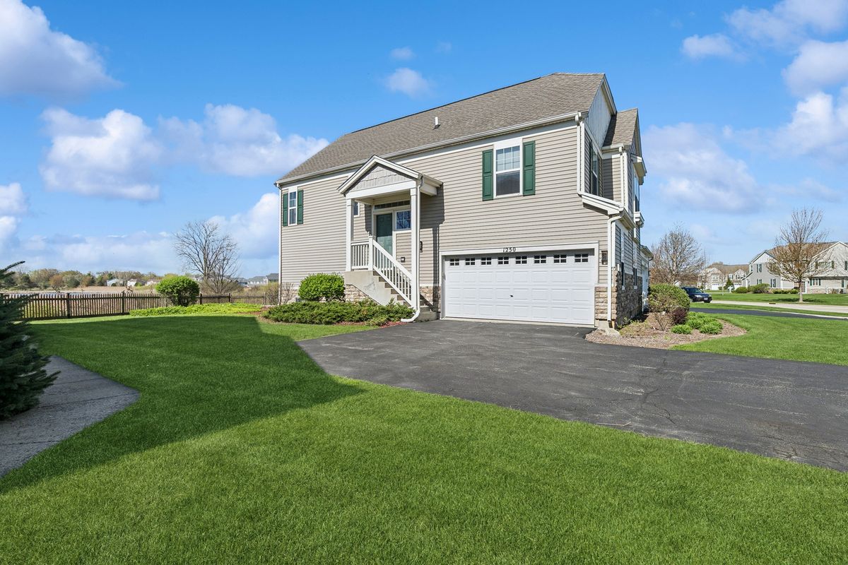 1250 Park View Drive, Antioch, IL 60002