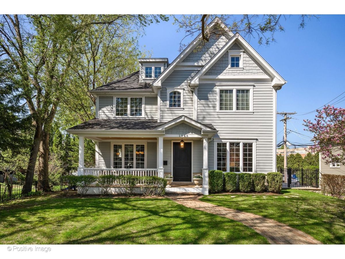 1916 Washington Avenue, Wilmette, IL 60091