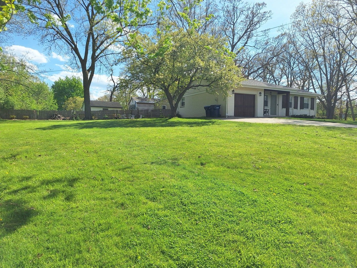227 Juneway Terrace — Lake Bluff, IL 60044
