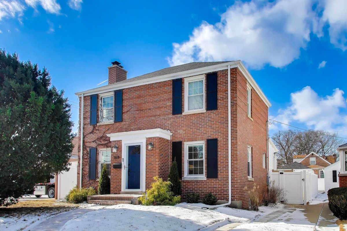 1614 76th Avenue, Elmwood Park, IL 60707