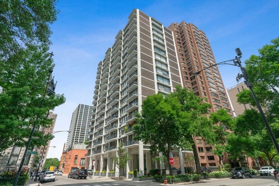 1400 N STATE Parkway #5DEF — Chicago, IL 60610