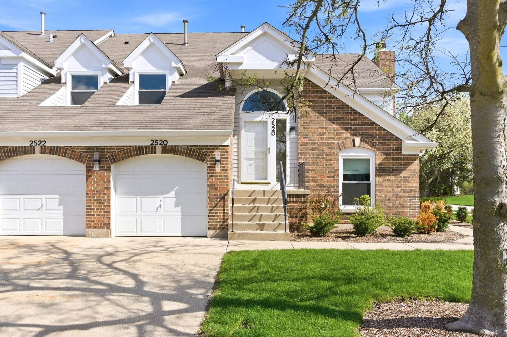2520 Live Oak Lane — Buffalo Grove, IL 60089