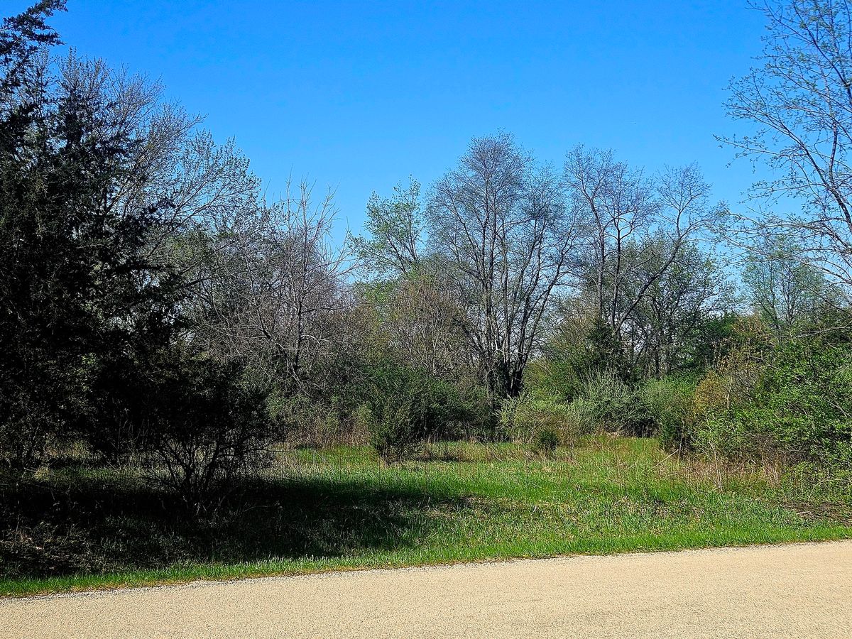 417 Des Moines Lane, Dixon, IL 61021