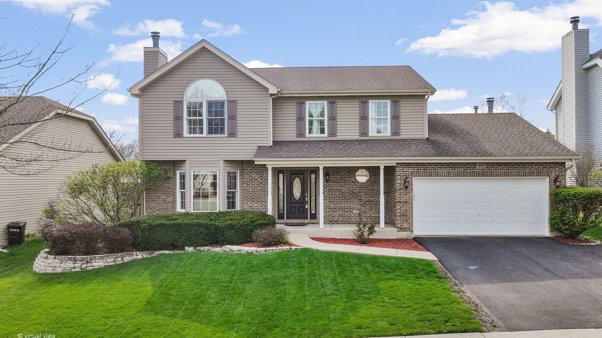 892 Somerset Drive — Carol Stream, IL 60188